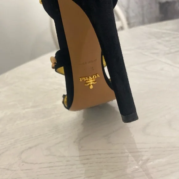 Prada Women’s designer shoe. Perfection at its finest! - Picture 6 of 7